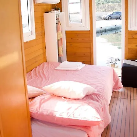 House Boat V Al Poetto 2 Pax Piu' 1 Appartement *